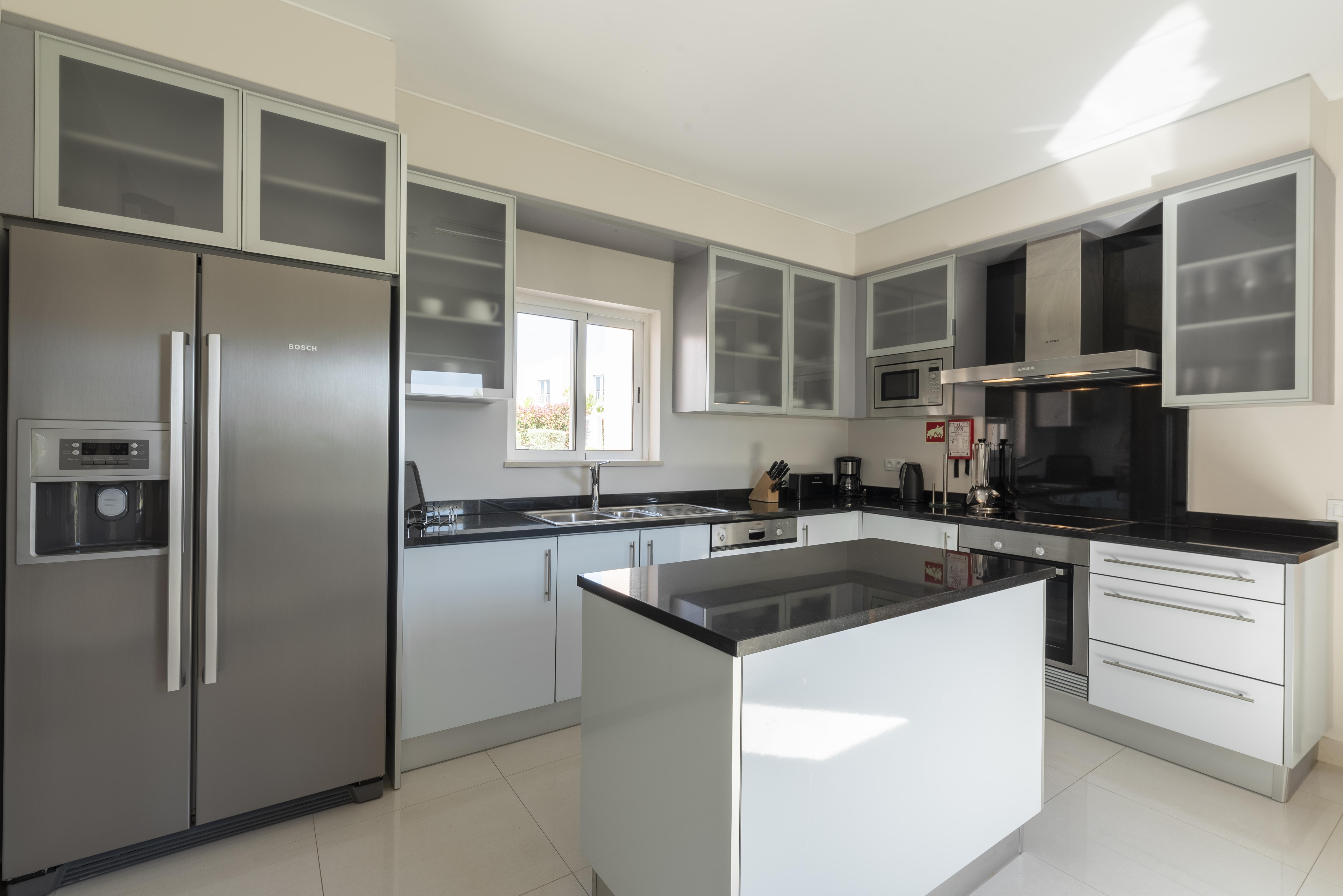 Vale Da Lapa Village Resort Carvoeiro  Eksteriør bilde A modern kitchen