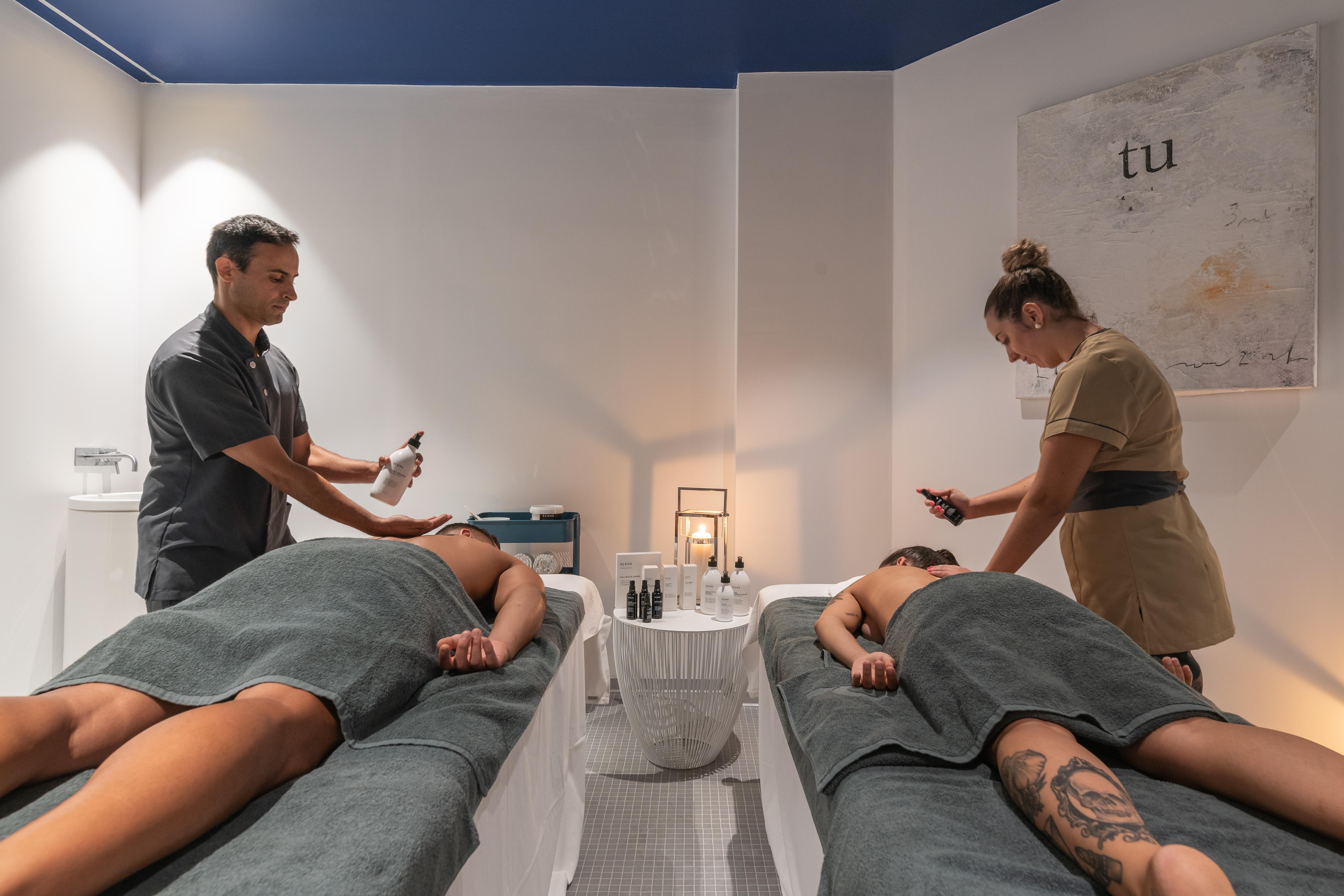 Vale Da Lapa Village Resort Carvoeiro  Eksteriør bilde Massage therapists at work