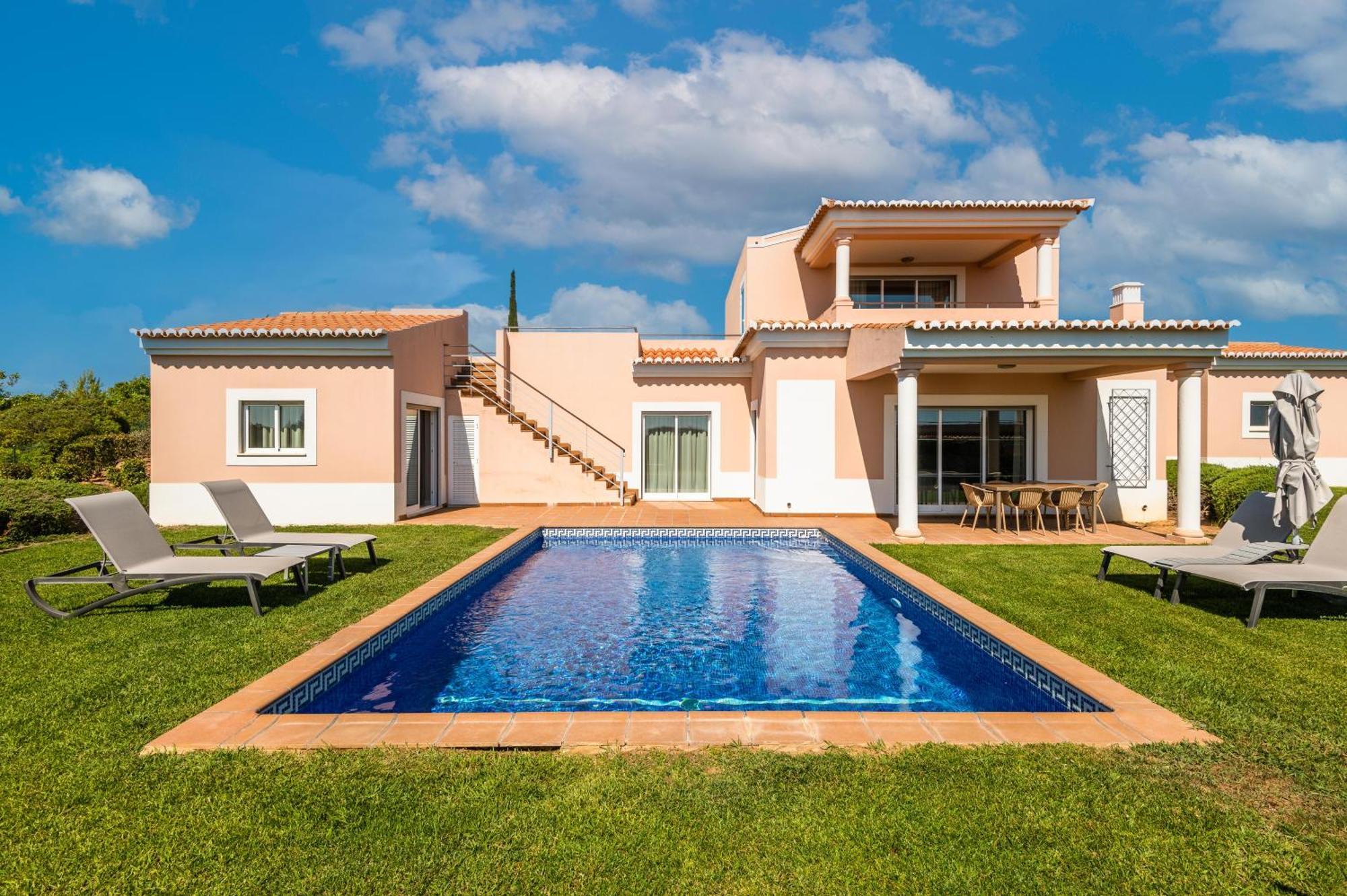 Vale Da Lapa Village Resort Carvoeiro  Eksteriør bilde A typical villa in Quinta do Lago