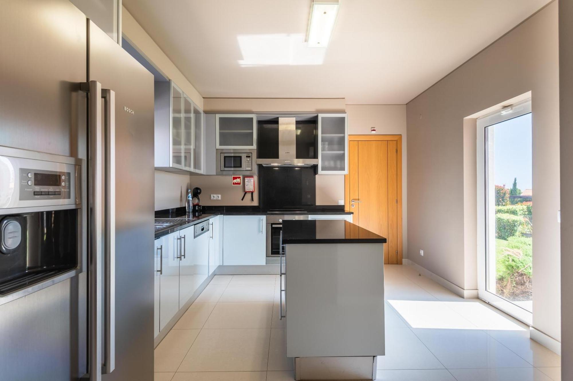 Vale Da Lapa Village Resort Carvoeiro  Eksteriør bilde A modern kitchen