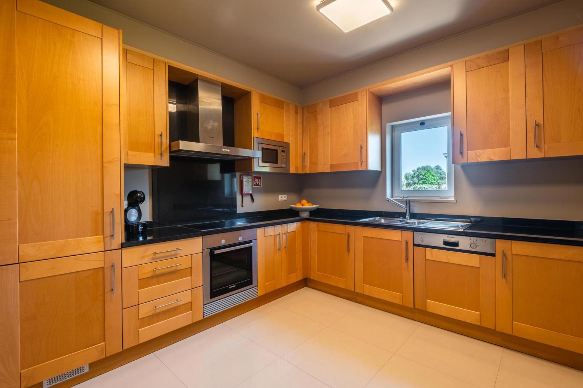 Vale Da Lapa Village Resort Carvoeiro  Eksteriør bilde A modern kitchen